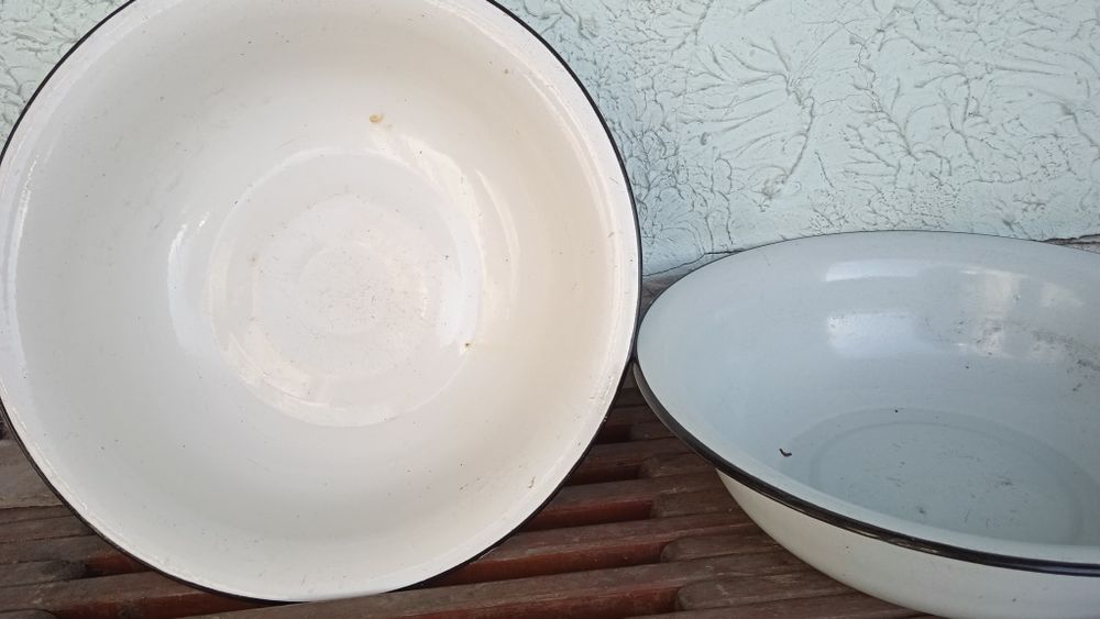 Продам эмалированную советскую  посуду, бидоны