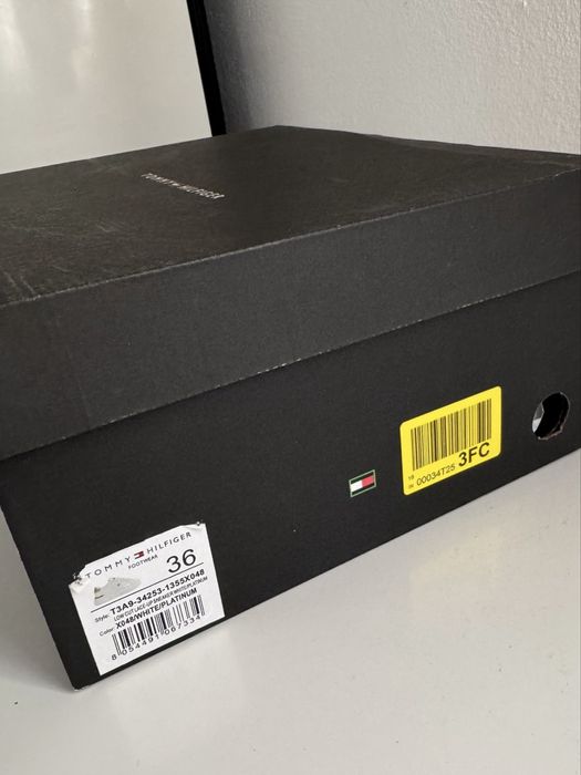 Adidasi Tommy Hilfiger noi