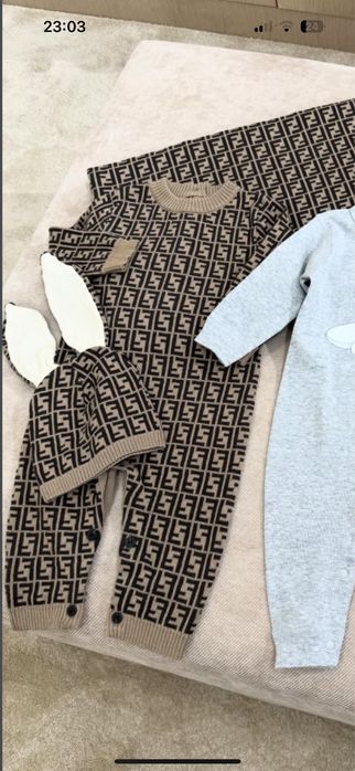 детская одежда и одеяло