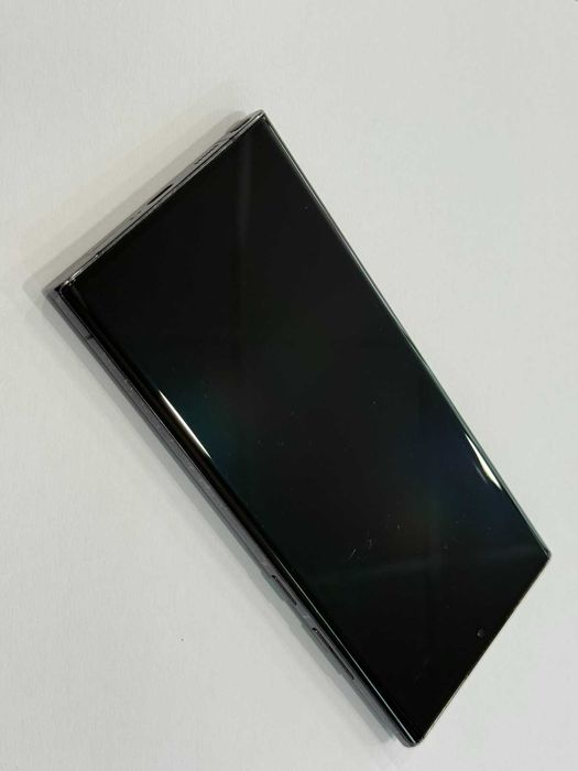 Samsung Galaxy S22 Ultra – 128GB / 8GB RAM