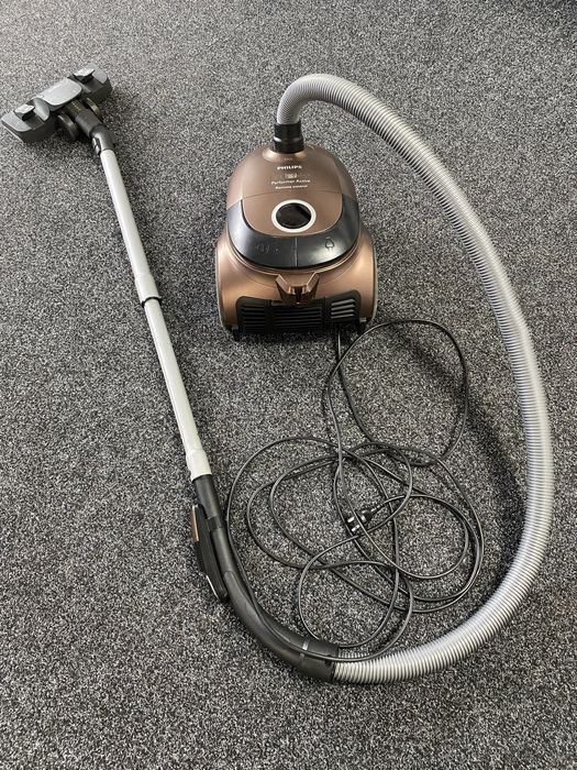 Прахосмукачка Philips Performer Active