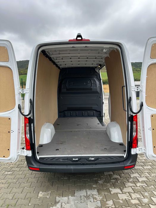 Mercedes Benz SPRINTER 2024