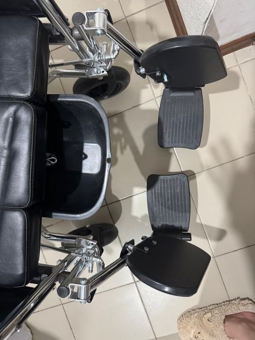 Продам инвалидную коляску