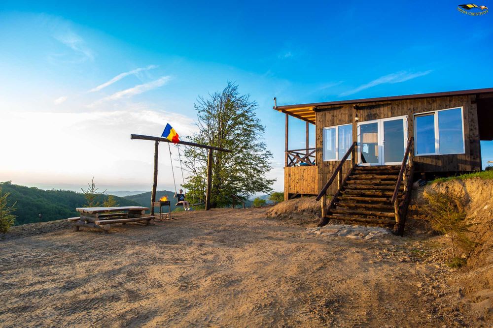 Cazare cabană inedita la munte   Ciubar, liniste . Pret flexibil.