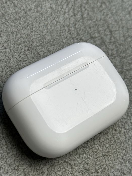Apple AirPods Pro 2 lightning