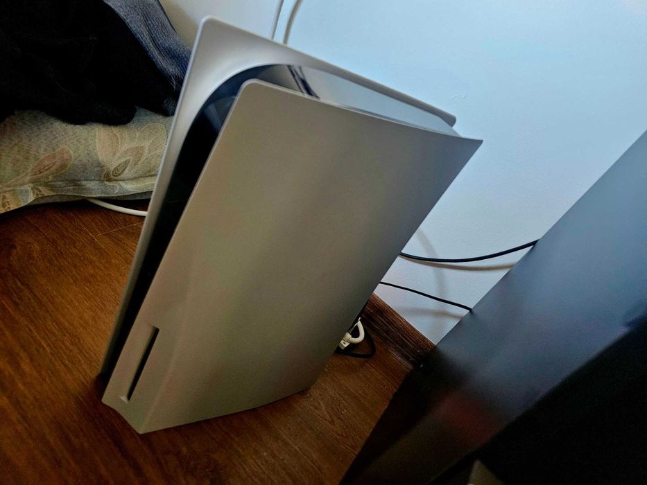 Продавам PlayStation 5 (Disc версия)!!!