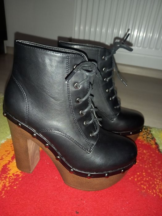 Botine cu toc de 12 cm și mărime 37