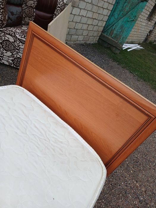 Продам односпальнюю кровать