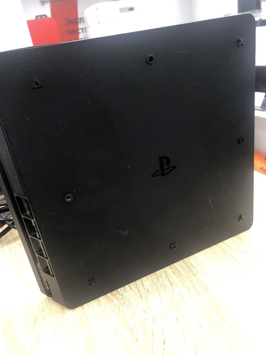 Sony Playstation 4 Slim 1 TB (TM79)