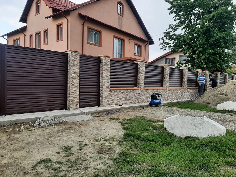 Garduri si porți stil jaluzea sipca metalica tablă cutata