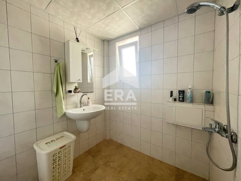 Обзаведен тристаен апартамент