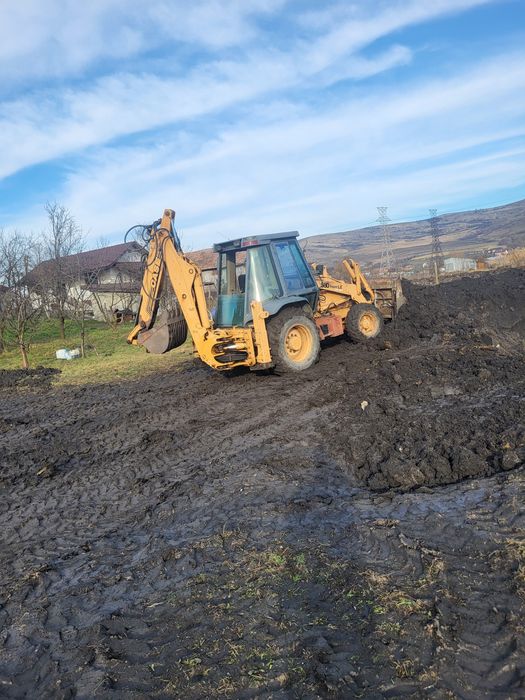 Vând buldoexcavator case