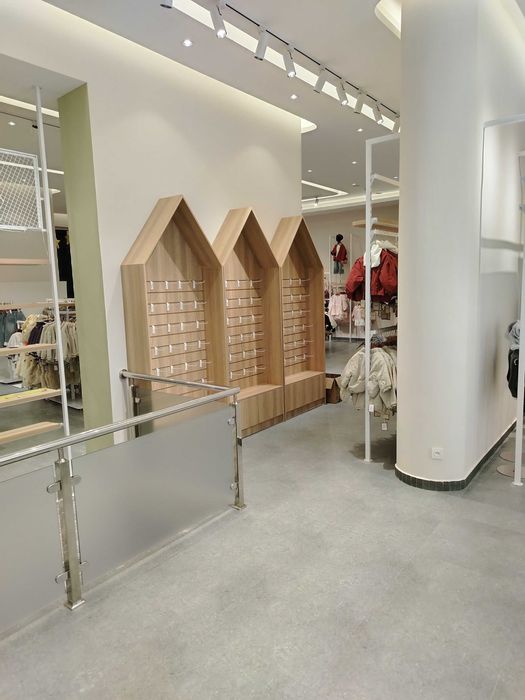 Оборудование в магазин одежды