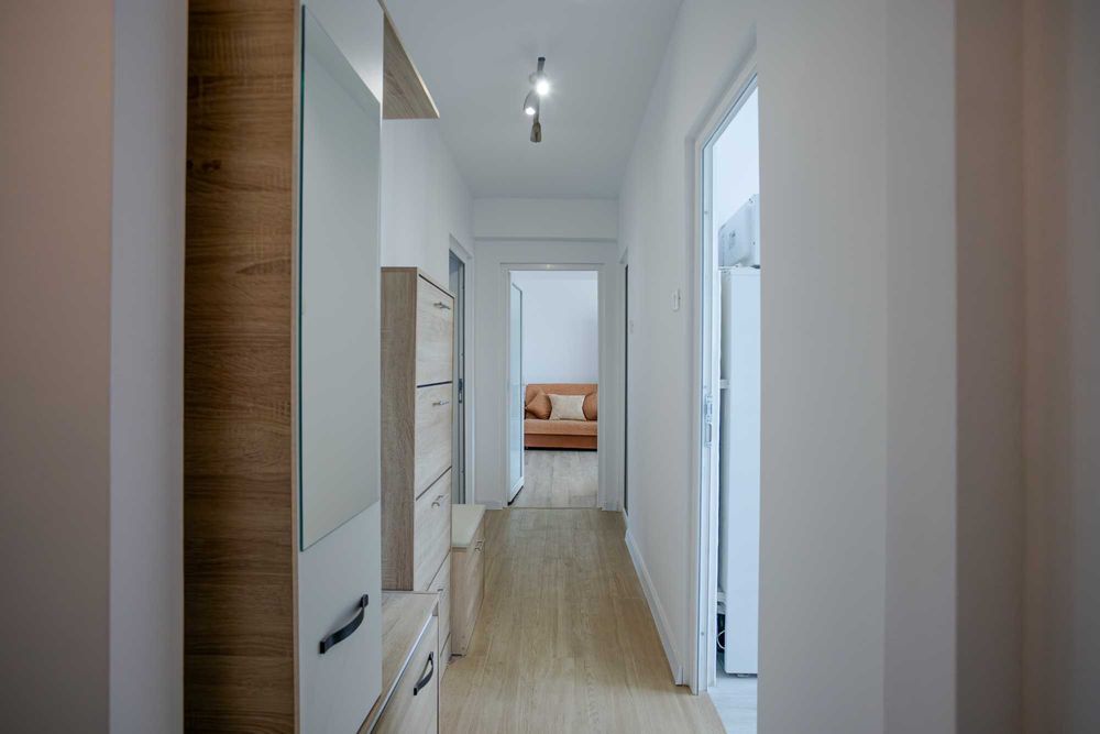 Proprietar vând apartament 3 Camere Ultracentral Mangalia, Etaj 2/4, Centrală