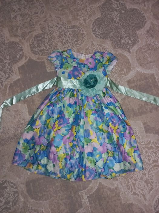 Красивое, нарядное платье