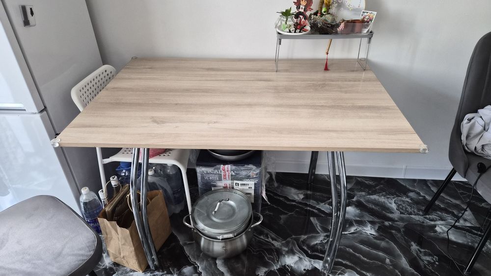Продам б/у стол кухонный