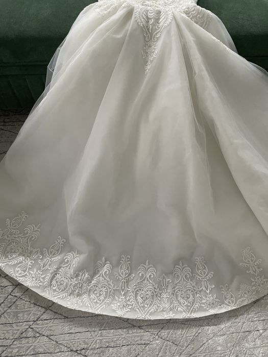 Шикарное свадебное платье