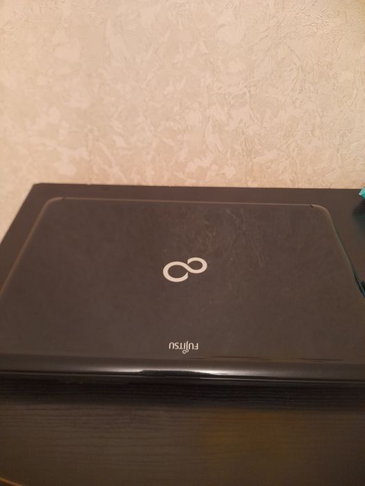 Ноутбук Fujitsu AH530