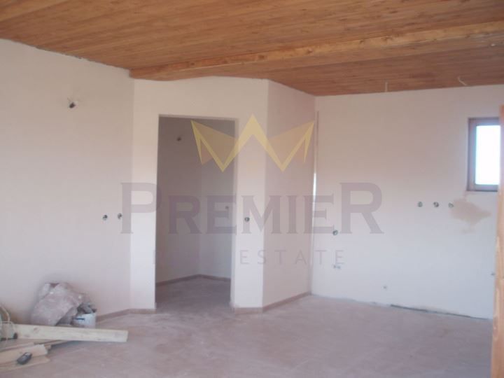 Продава се Къща в с. Селце, Област Добрич - 130 кв.м за 373 €/кв.м - Снимка #3