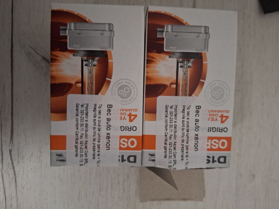 Vând set becuri xenon osram