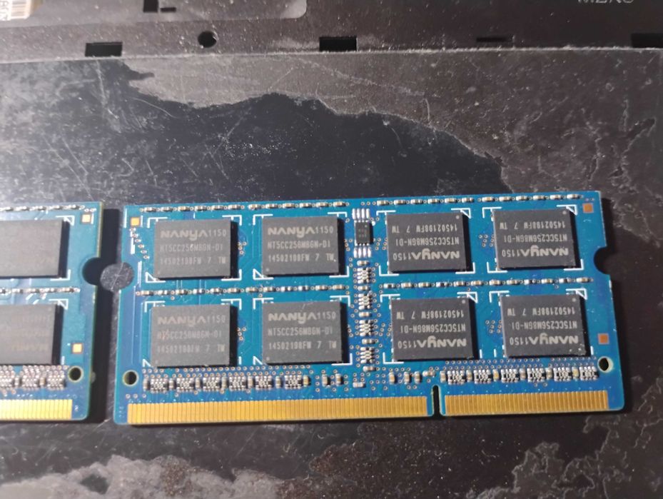 4 GB RAM за лаптоп 2xR8 PC3-12800s Nania DDR3 SDRAM SO-DIMM