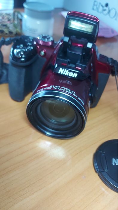 Nikon 1 Qizil rang