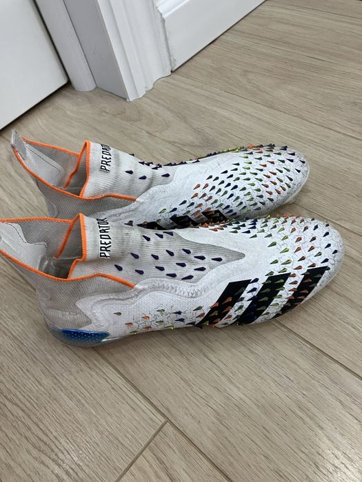 Кроссовки Adidas и бутсы