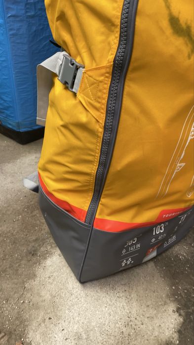 Caiac-canoe gonflabil utilizat doar o singura data