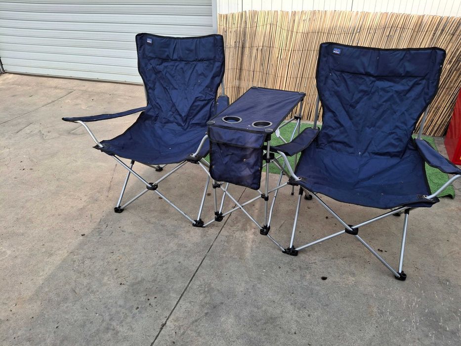 Комплект от 2 сгъваеми къмпинг стола + маса