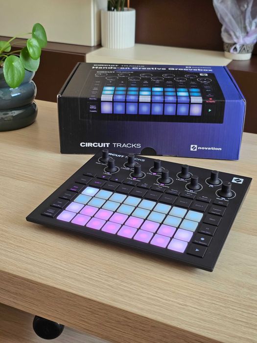 Novation Circuit Tracks - ca nou, full box, garantie pana in 2028