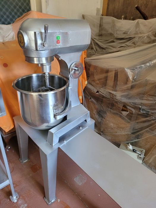 Продаётся кондитерское оборудование