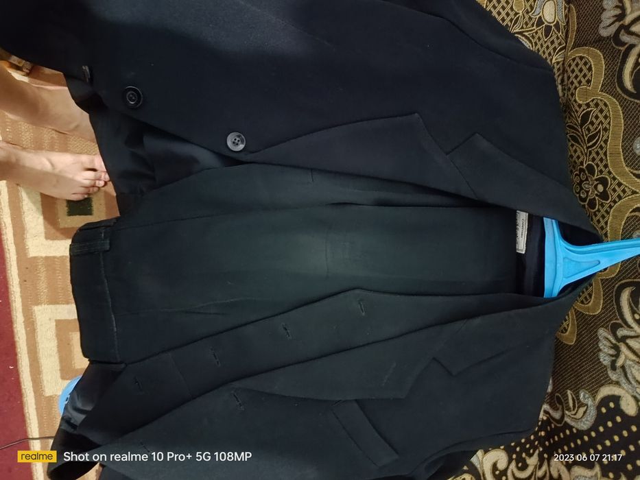 Продается костюм тройка