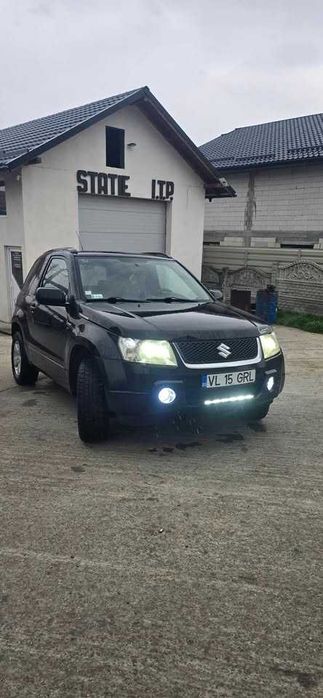Vand suzuki grand vitara 1.9 ddsi , 3 usi , editie speciala