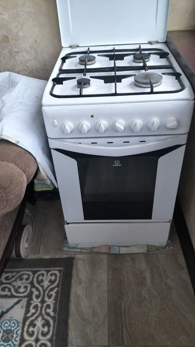 Продам Газ плиту