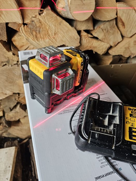 Laser dewalt 2x360 cu lumina roșie