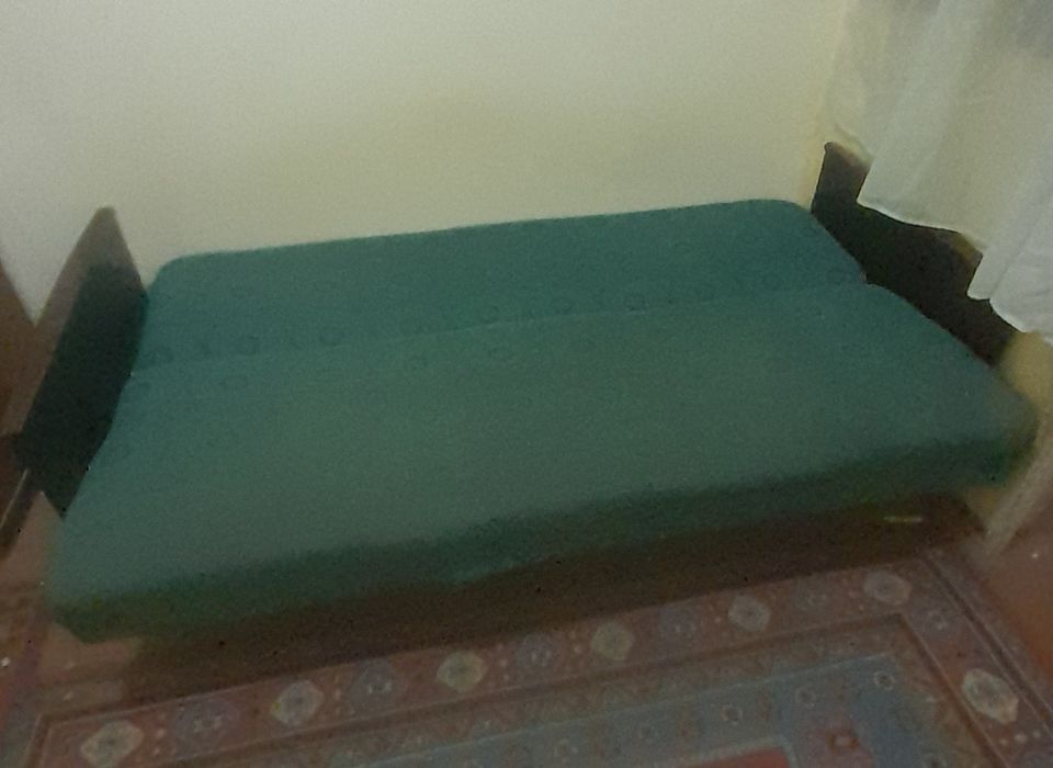 спальний диван сотилади