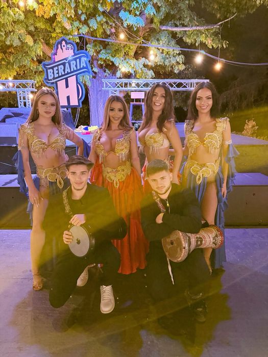 Dansatoare trupa de dans