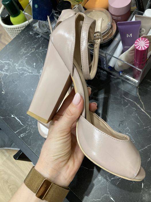 Дамски обувки на висок ток 38