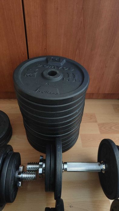 Set gantere 10kg si discuri Domyos 2kg 5kg