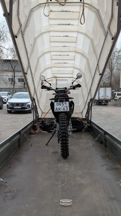 Прицеп 3.5м крытый