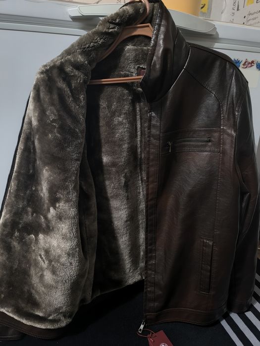 Продам куртку новая