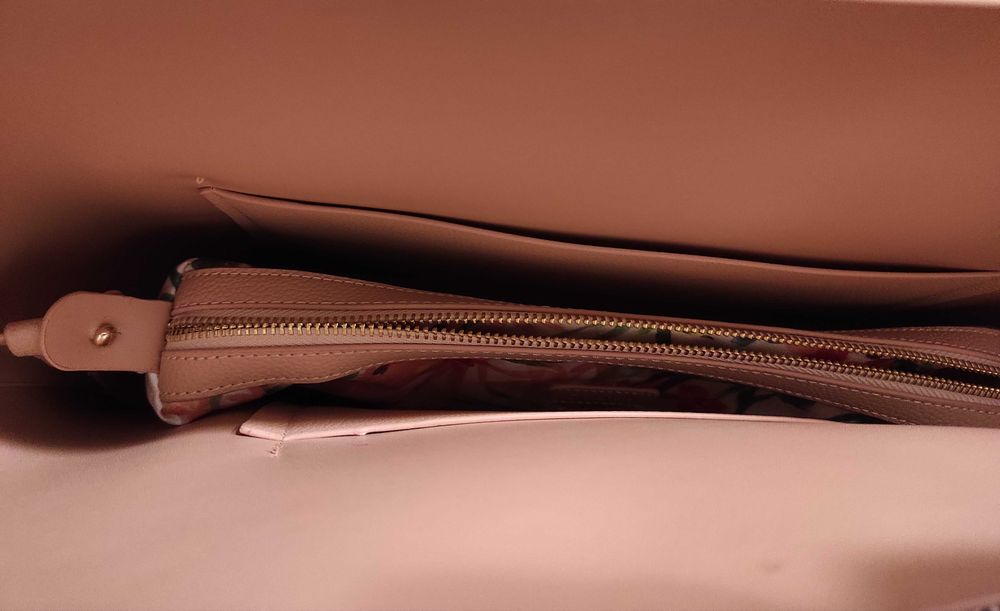 Розова дамска чанта Cropp