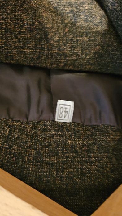 Костюм от две части.