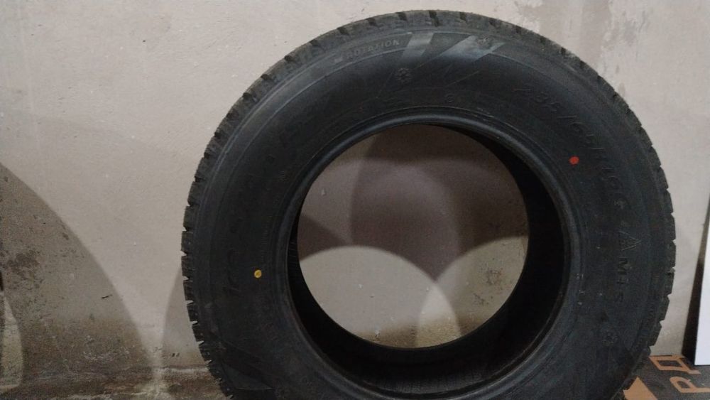 Покрышка шипы 235/65R16C 121/119C