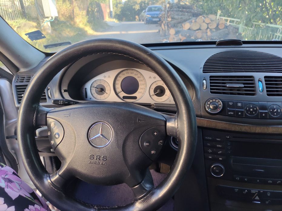 Мерцедес Бенц Е 270
