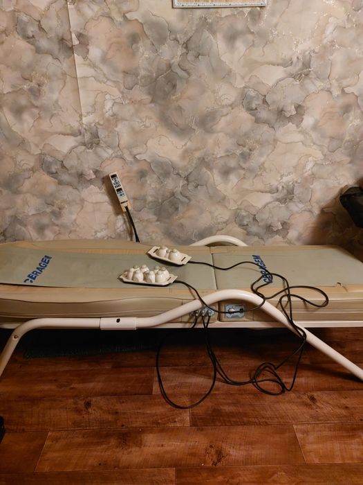 Срочно продам массажную кровать