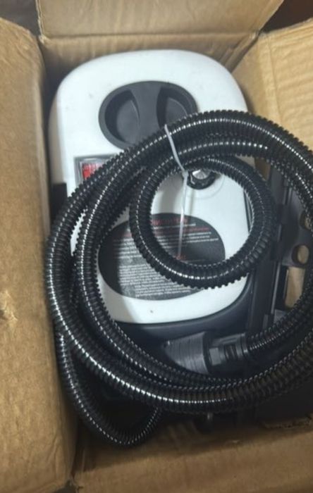 Продаю пароочиститель свет белый