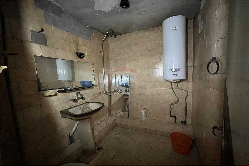 Продава се Многостаен апартамент в Шумен, Боян Българанов 2 - 106 кв.м за 784 €/кв.м - Снимка #6