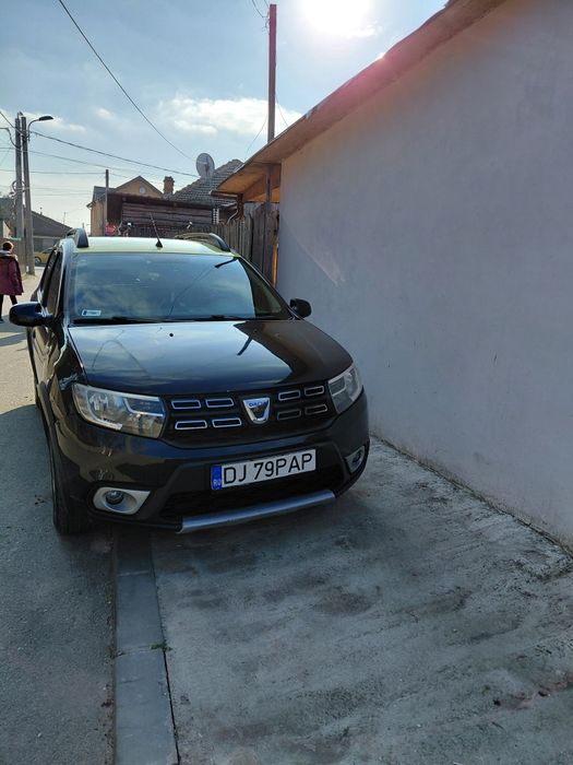 Vând Dacia Sandero Stepway