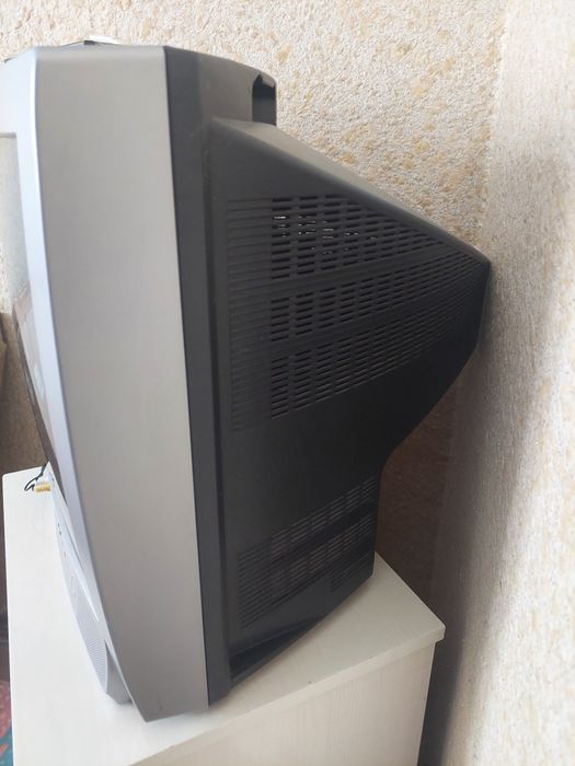 Продам цветной телевизор JVC